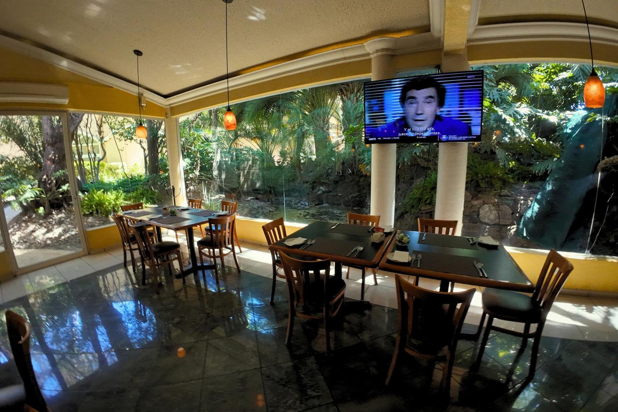 Hotel Real Del Bosque Golf And Spa Tula de Allende Bagian luar foto