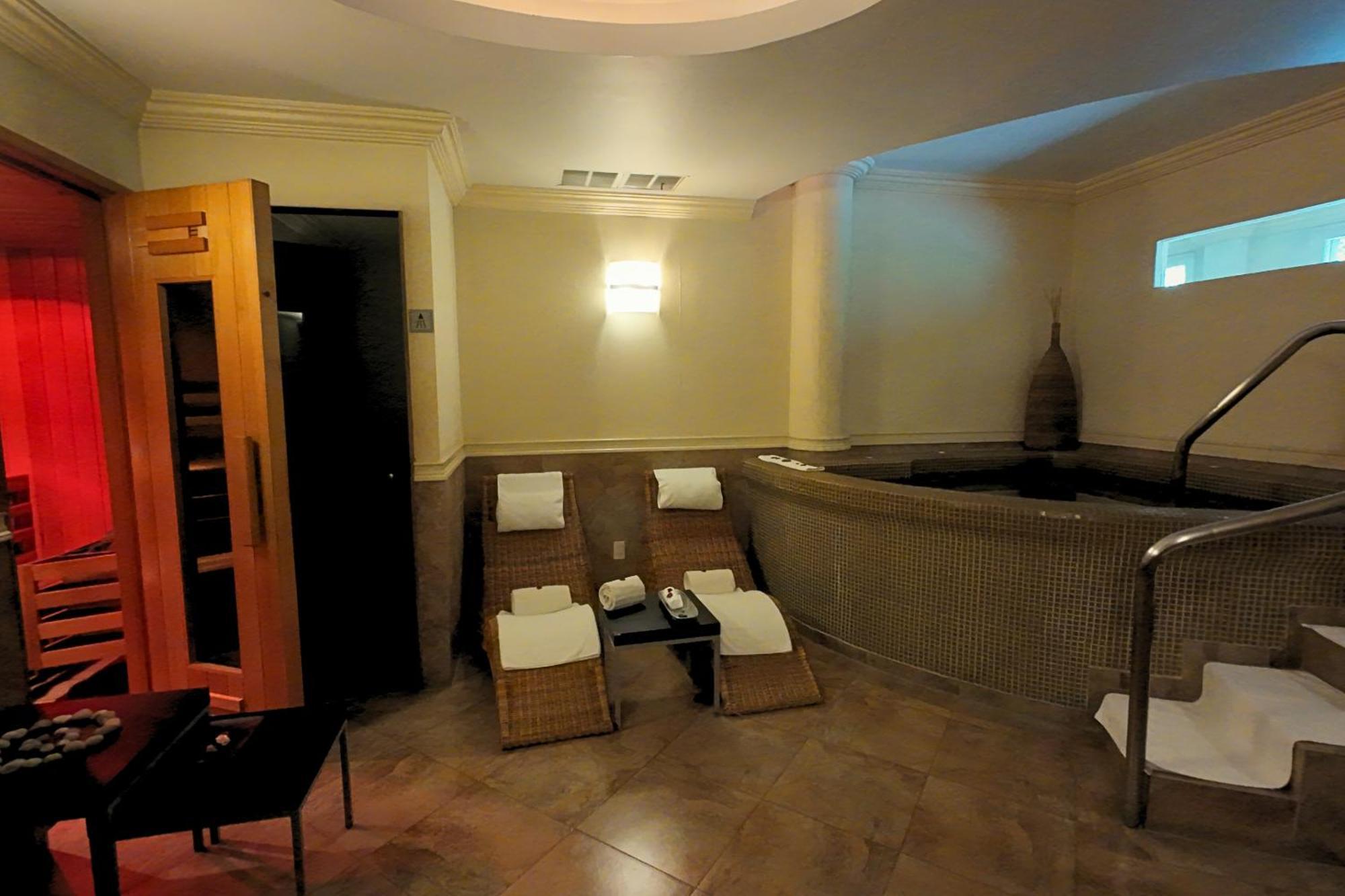 Hotel Real Del Bosque Golf And Spa Tula de Allende Bagian luar foto