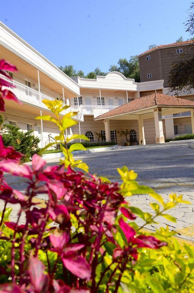 Hotel Real Del Bosque Golf And Spa Tula de Allende Bagian luar foto